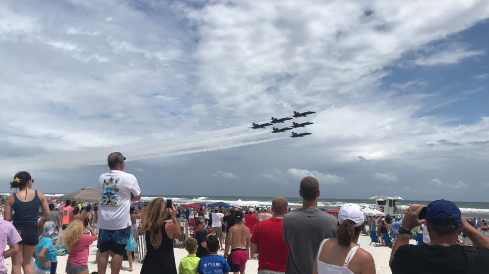 Despite brief performance, fans still dazzled by Pensacola Beach Air