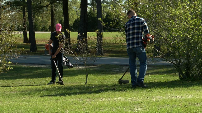 Marines take part in clean-up efforts in Jacksonville