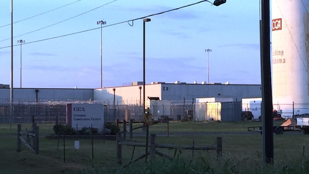 Charges dropped against 7 inmates charged in fatal 2015 prison riot in