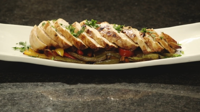 Peppers Week: Pan-seared chicken and peppers
