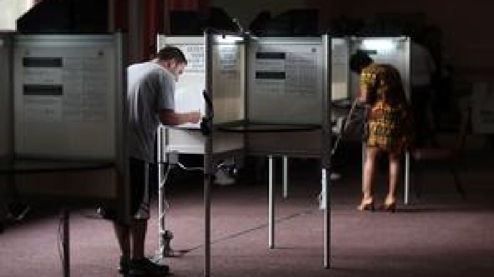 dc-2voters-jw0914_296.jpg