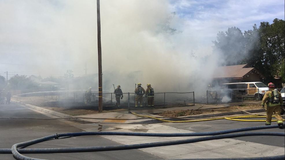 Firefighters battle house fire in east Bakersfield KBAK
