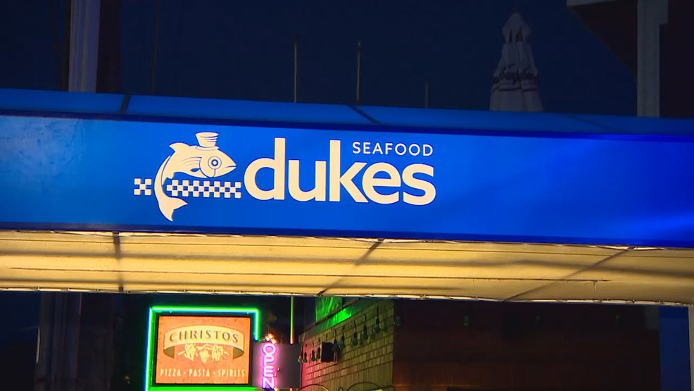 Public Health temporarily closes Duke's in Alki after COVID-19 outbreak - KOMO News thumbnail