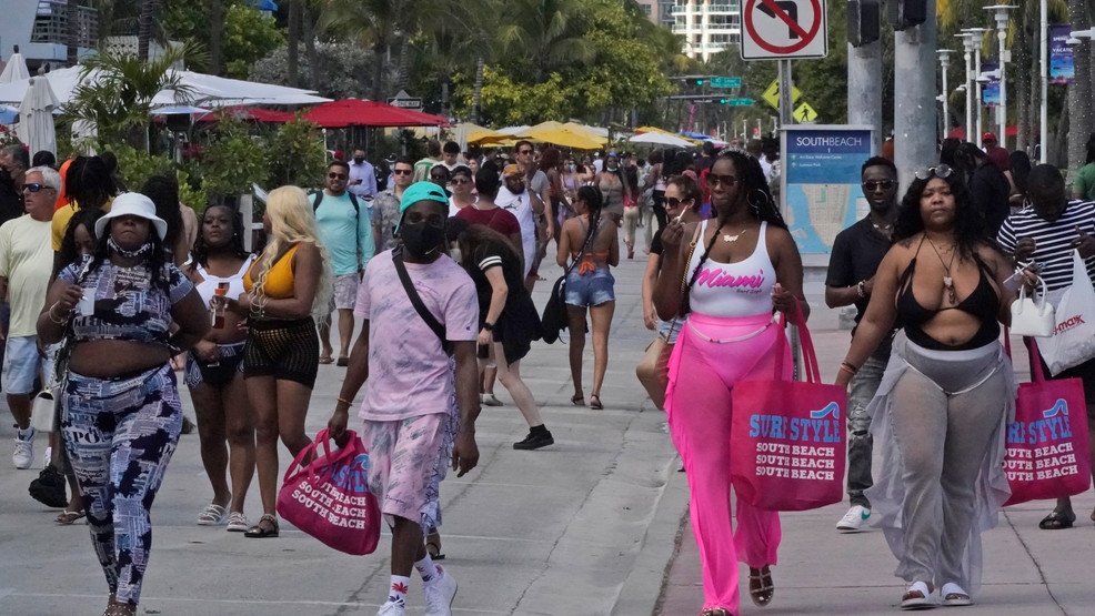 Spring Break Miami Beach Curfew AP21081766712377.jpg