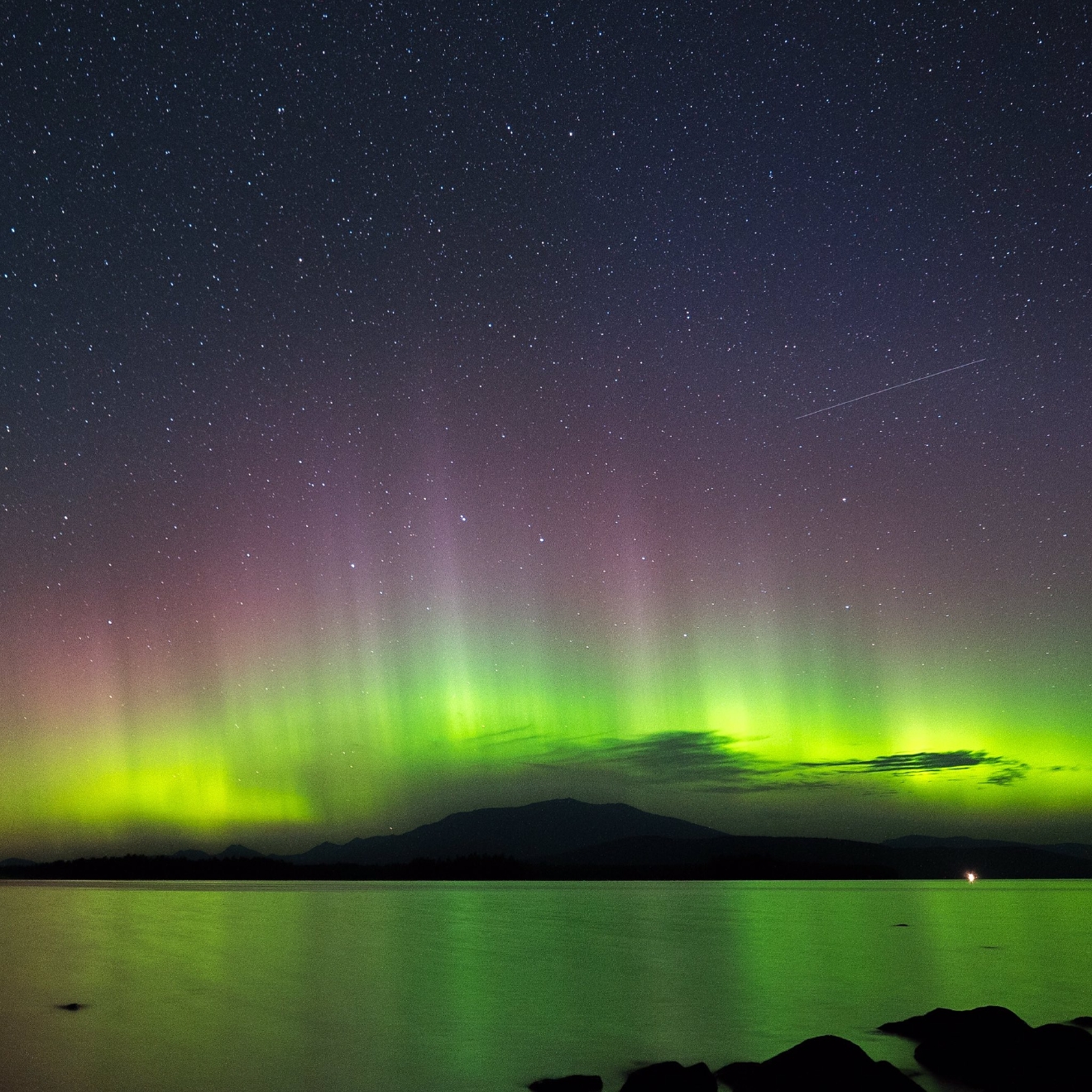 PHOTOS Northern Lights over Mt. Washington and Mt. Katahdin WGME