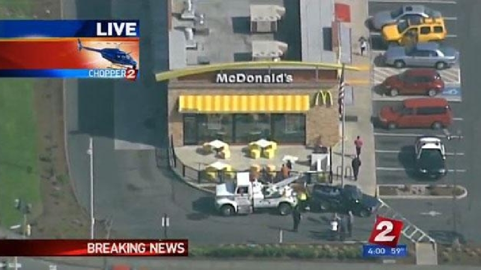 4 hurt after truck crashes in to Longview McDonald's patio KATU