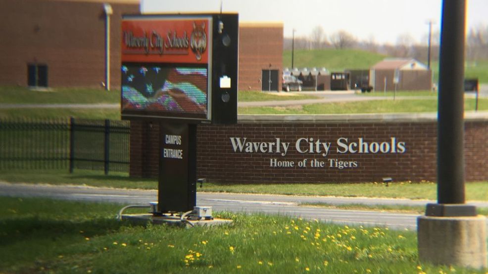 Waverly high school students dismissed early after cafeteria stabbing