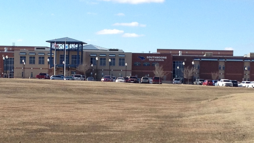 Southmoore High School cleared after bomb threat KOKH