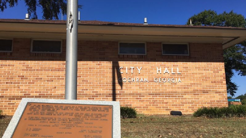 Cochran City Manager City is moving forward after mayor's resignation